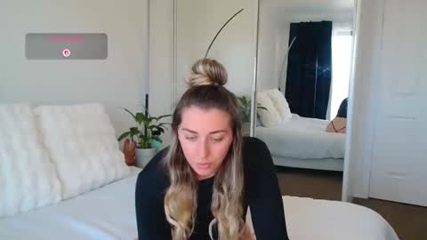 Snapshot of aussielulu chatting on September 18, 1:18 am aussielulu online show from September 18, 1:18 am