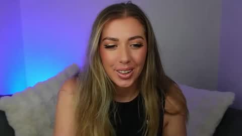 Snapshot of aussielulu chatting on October 17, 11:24 am aussielulu online show from October 17, 11:24 am