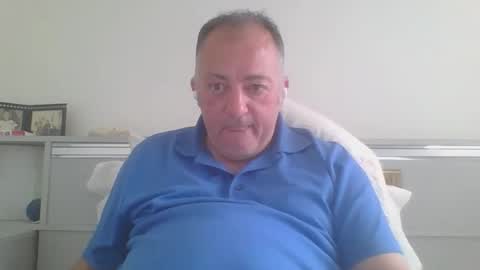 Snapshot of aussiesydguy chatting on October 6, 4:21 am chatbateaussie online show from October 6, 4:21 am