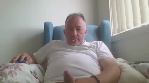 Snapshot of aussiesydguy chatting on October 27, 2:37 am chatbateaussie online show from October 27, 2:37 am