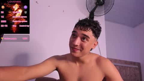 Snapshot of austin_cardieff_ chatting on October 13, 8:42 pm Austin online show from October 13, 8:42 pm