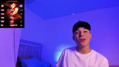 Snapshot of austin_cardieff_ chatting on October 22, 8:08 pm Austin online show from October 22, 8:08 pm