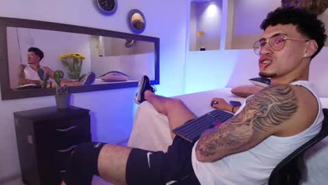 AUSTIN  online show from December 19, 6:45 am