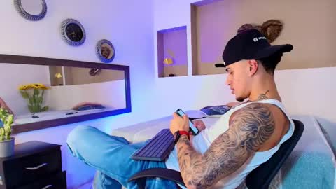 AUSTIN  online show from December 26, 6:12 pm