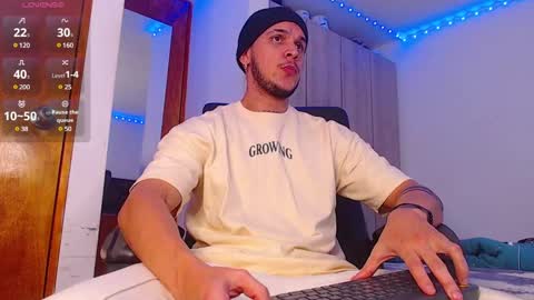 A online show from February 25, 3:31 am