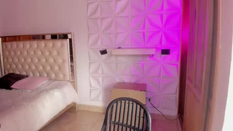 austin_rouse online show from December 14, 7:40 pm