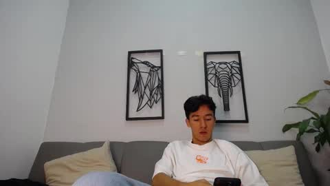 austinreeds online show from October 21, 5:57 pm