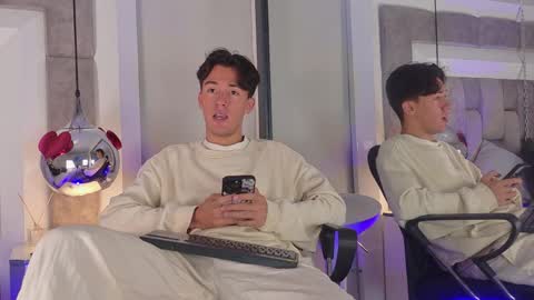 austinreeds online show from March 31, 12:38 pm