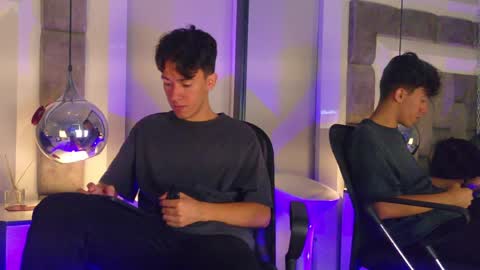 austinreeds online show from April 20, 3:04 pm