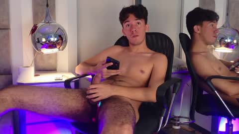 austinreeds online show from April 24, 3:03 pm