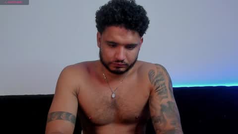 AustinTorres  online show from April 16, 8:04 am