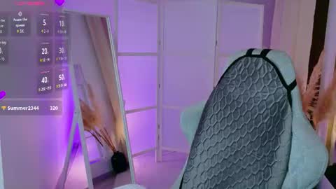Ava online show from July 28, 6:20 pm