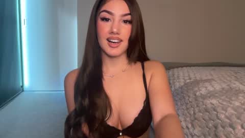 Snapshot of ava_delightt chatting on June 27, 3:00 am Ava online show from June 27, 3:00 am