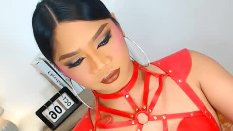 Snapshot of ava_lux chatting on October 11, 4:33 am Ava online show from October 11, 4:33 am