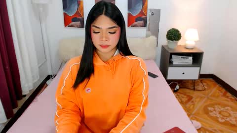 Snapshot of ava_lux chatting on October 17, 6:38 am Ava online show from October 17, 6:38 am