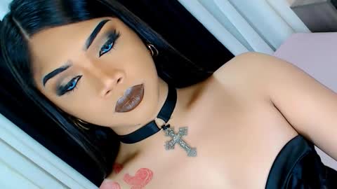 Snapshot of ava_lux chatting on December 3, 6:54 am Ava online show from December 3, 6:54 am