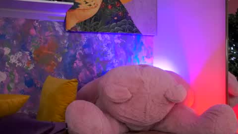 Ava online show from April 28, 7:52 pm