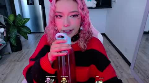 Snapshot of ava_williams_ chatting on July 28, 10:20 pm AVA online show from July 28, 10:20 pm