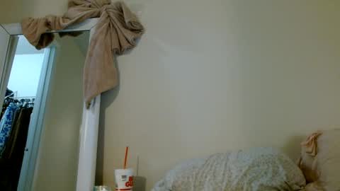 Snapshot of avaashley chatting on April 19, 5:18 am Ava Ashley online show from April 19, 5:18 am