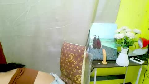 Snapshot of avacadaxcx chatting on December 16, 1:43 am avacadaxcx online show from December 16, 1:43 am