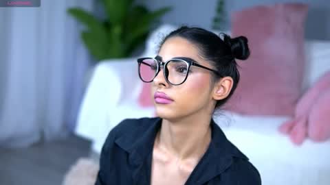 Ava online show from March 29, 6:19 pm