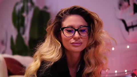 Ava online show from November 24, 4:01 am