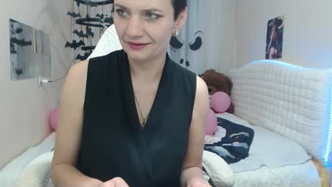 avasaturnian online show from October 22, 12:27 pm