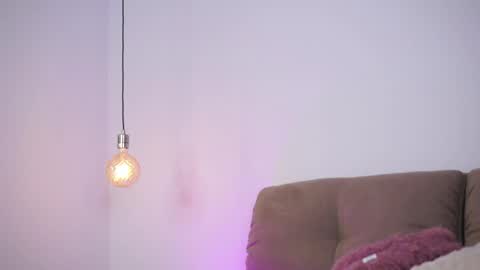 Snapshot of avashay chatting on May 6, 4:34 pm Carina online show from May 6, 4:34 pm