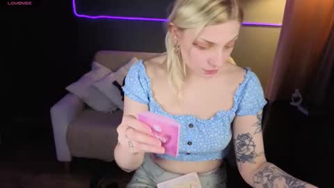 avasun online show from March 8, 1:04 pm