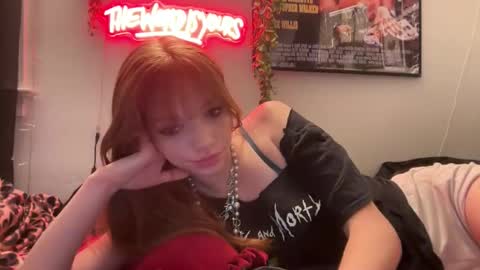 avaxlee online show from June 6, 12:49 am