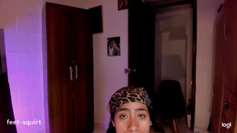 Snapshot of ave_fenix69 chatting on May 20, 2:29 am Valery -- online show from May 20, 2:29 am