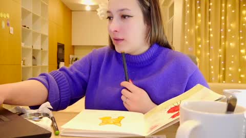 Snapshot of aveksmr chatting on January 14, 8:26 pm Kate  online show from January 14, 8:26 pm