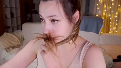 Snapshot of aveksmr chatting on January 18, 9:13 pm Kate  online show from January 18, 9:13 pm