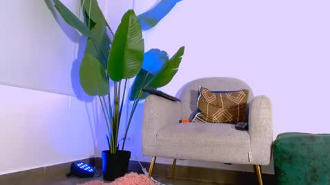 Hi im aqua is nice with me online show from June 2, 7:16 pm