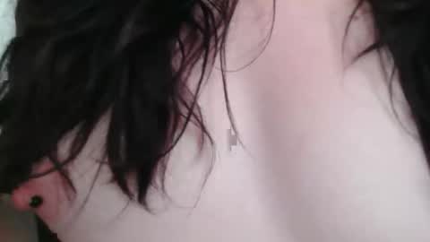 Snapshot of average_girl222 chatting on November 11, 12:16 pm raven blue online show from November 11, 12:16 pm