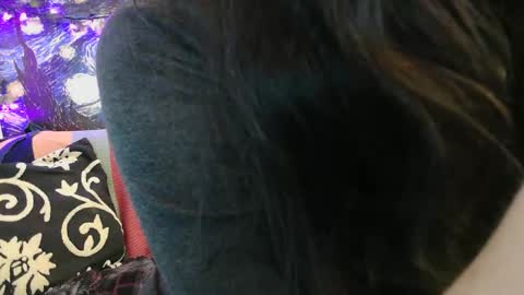 Snapshot of average_girl222 chatting on November 20, 5:51 am raven blue online show from November 20, 5:51 am