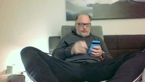 Snapshot of averagegreg chatting on March 11, 2:54 am Greg online show from March 11, 2:54 am