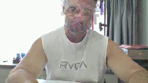 Snapshot of averagejoe2025 chatting on May 29, 2:31 am averagejoe2025 online show from May 29, 2:31 am