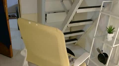 Rhian online show from October 5, 1:59 am