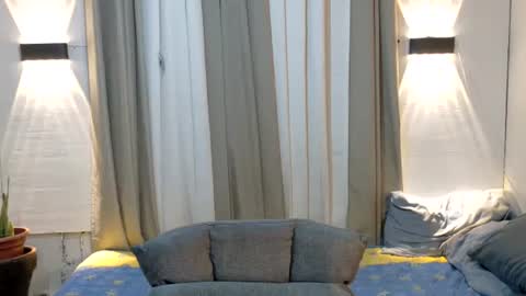 Snapshot of avery_7 chatting on September 28, 1:05 pm avery_7 online show from September 28, 1:05 pm