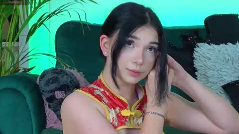 AveryWillow online show from October 26, 4:18 am