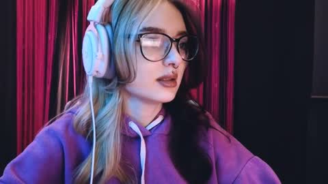 Avriel online show from March 4, 3:00 am