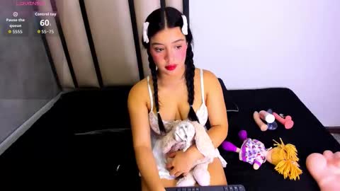 Snapshot of avi_winklar chatting on October 25, 4:20 am Avi Winklar online show from October 25, 4:20 am