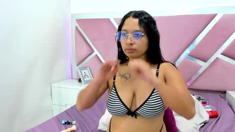 Hot Avie online show from April 21, 1:42 am