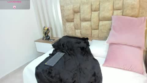 AVIS  online show from January 13, 10:56 pm