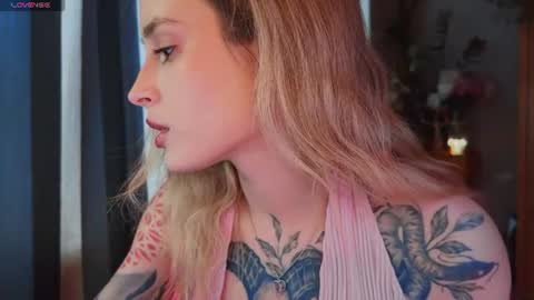 Snapshot of aviva_faith chatting on June 22, 4:48 pm Aviva online show from June 22, 4:48 pm