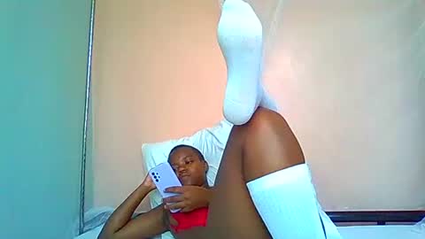 avril254 online show from February 12, 9:20 am