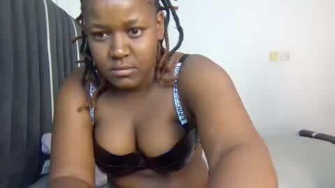 Avril online show from February 16, 7:15 am