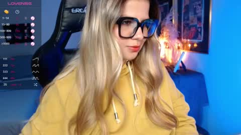 Snapshot of avrill_morgan chatting on March 5, 8:00 pm Avrill Morgan online show from March 5, 8:00 pm