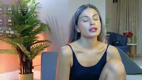 AVRILL CYRUX online show from September 16, 7:09 am